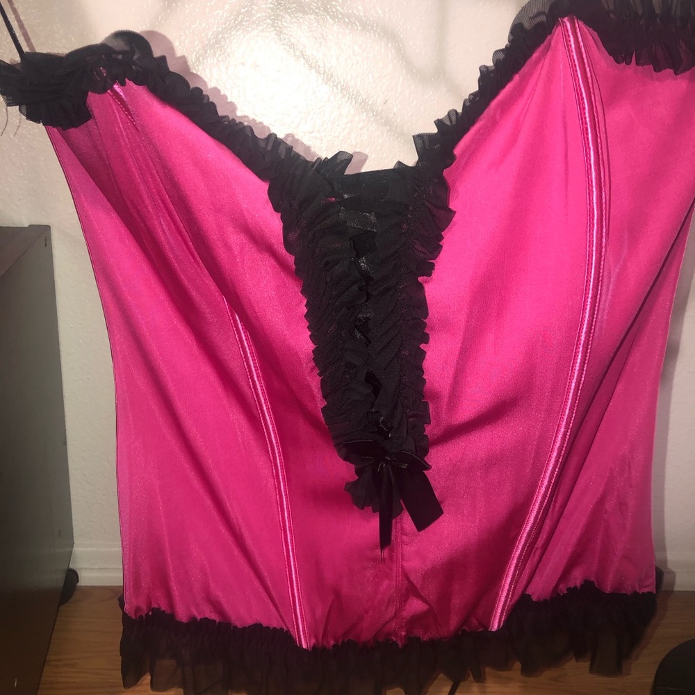 Torrid Size 4 pink Corset
